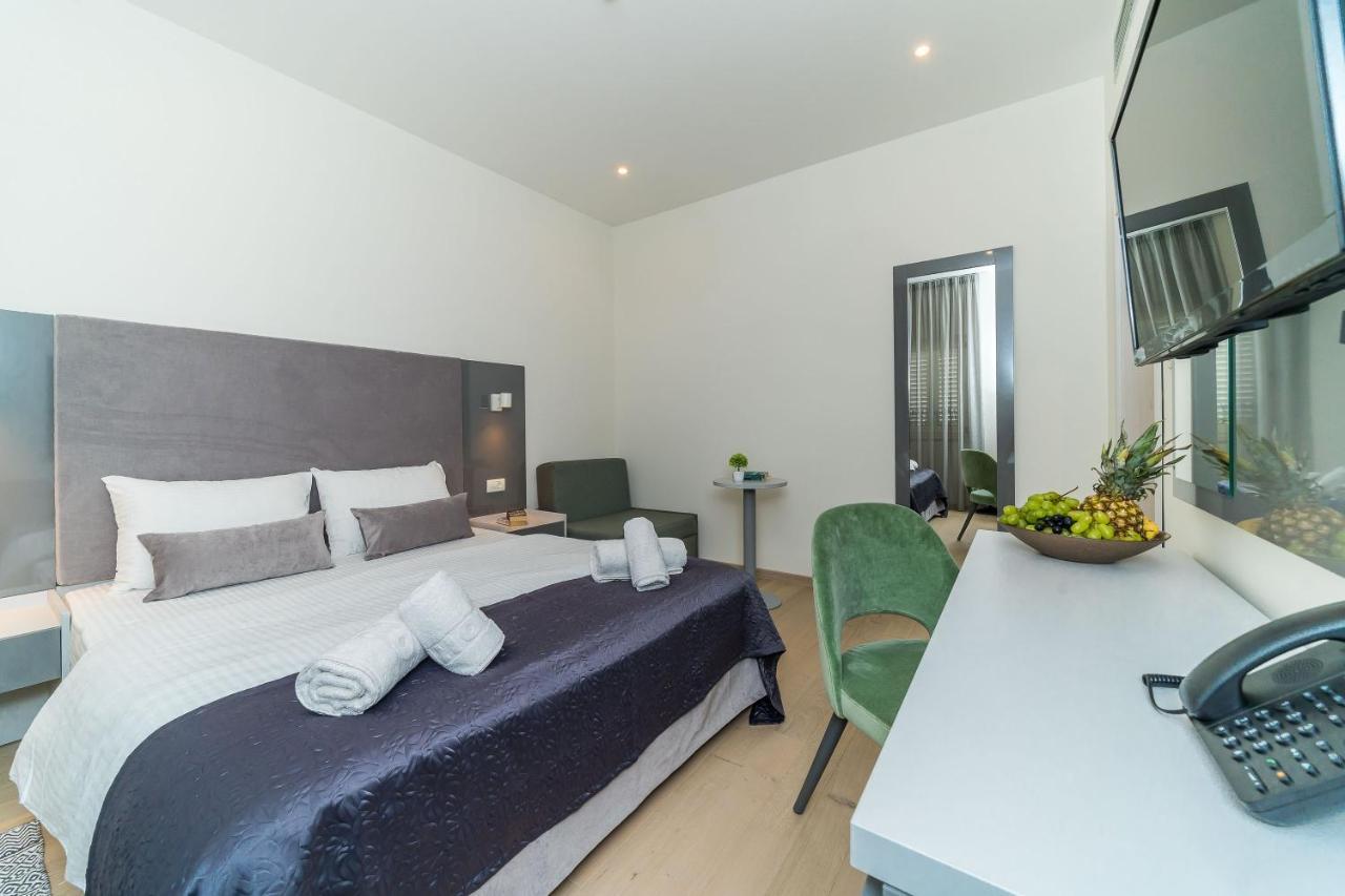 Double Room,1012047535:JPEG