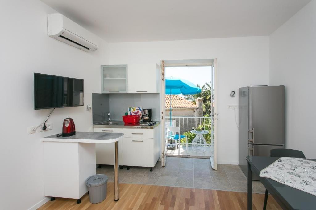 Appartamento con 1 Camera da Letto, Balcone e Vista Mare