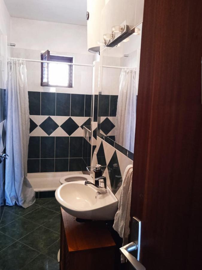 Camera Matrimoniale con Bagno in Comune