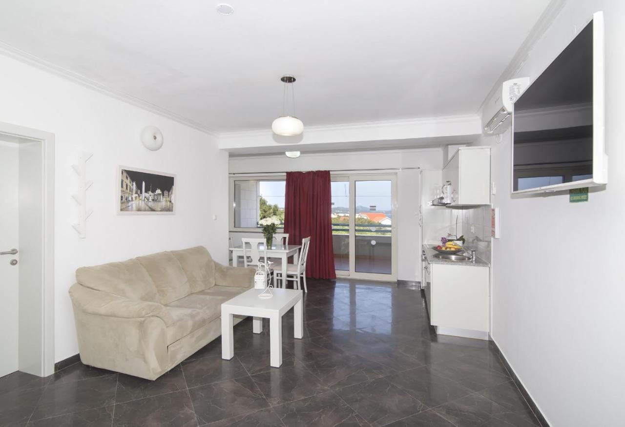 Superior Two-Bedroom Apartment with Terrace and Sea View,1160710140:JPEG