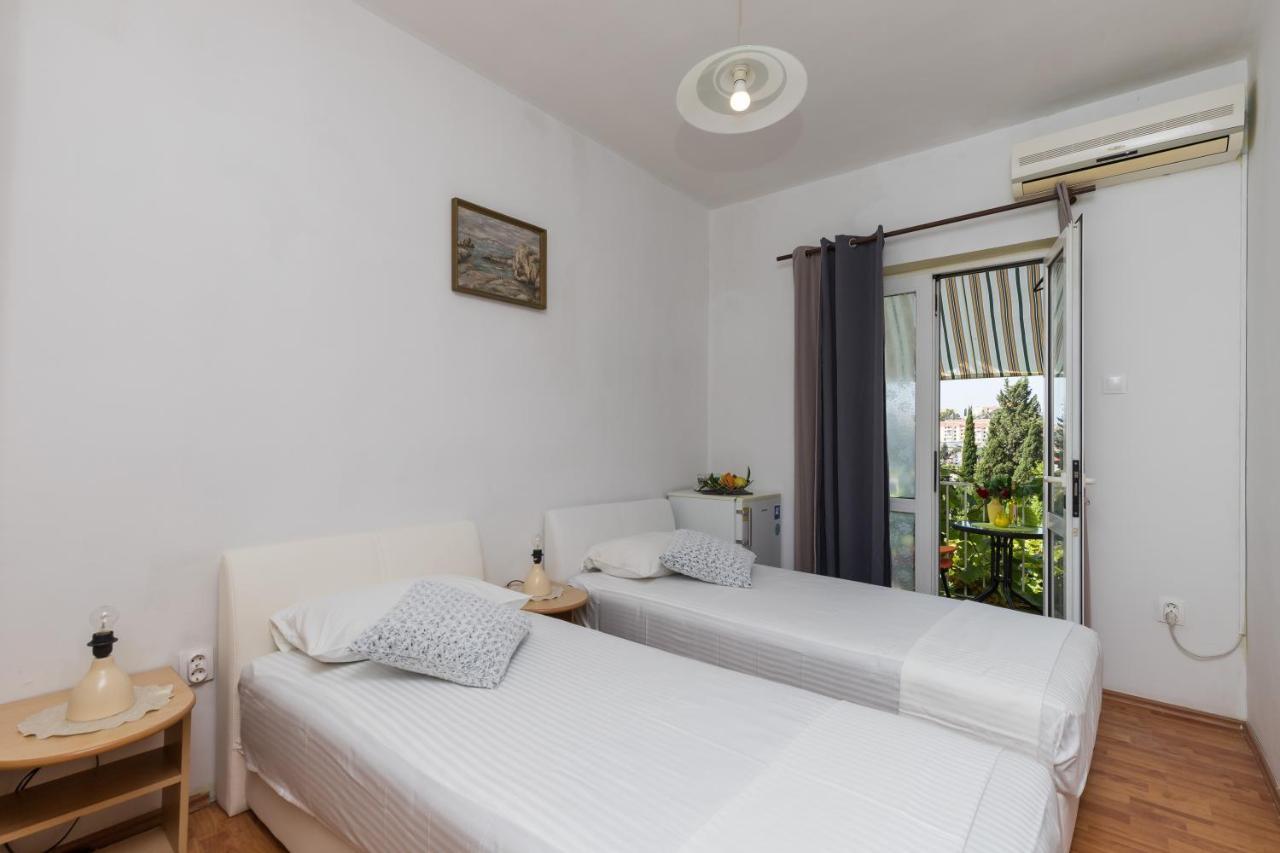 Zweibettzimmer mit Gemeinschaftsbad