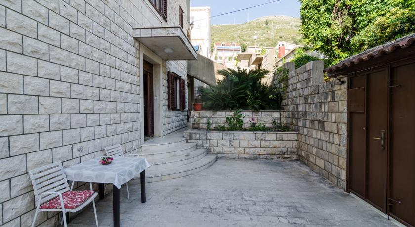 Apartamento de 2 dormitorios con terraza