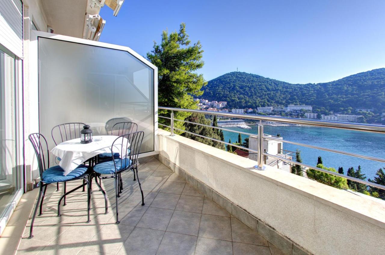 Premier Apartment with Balcony and Sea View,1588063858:JPEG