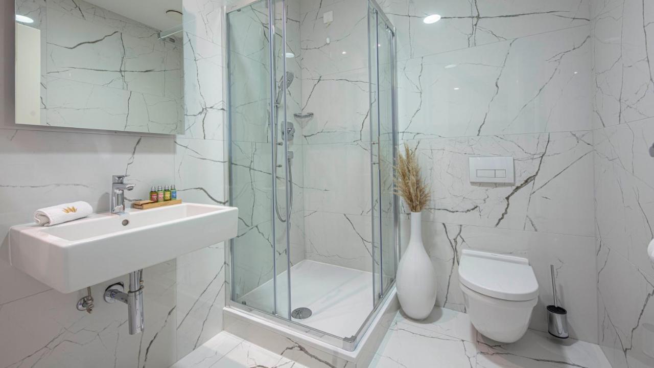 Superior King Suite with Balcony,1277329921:JPEG