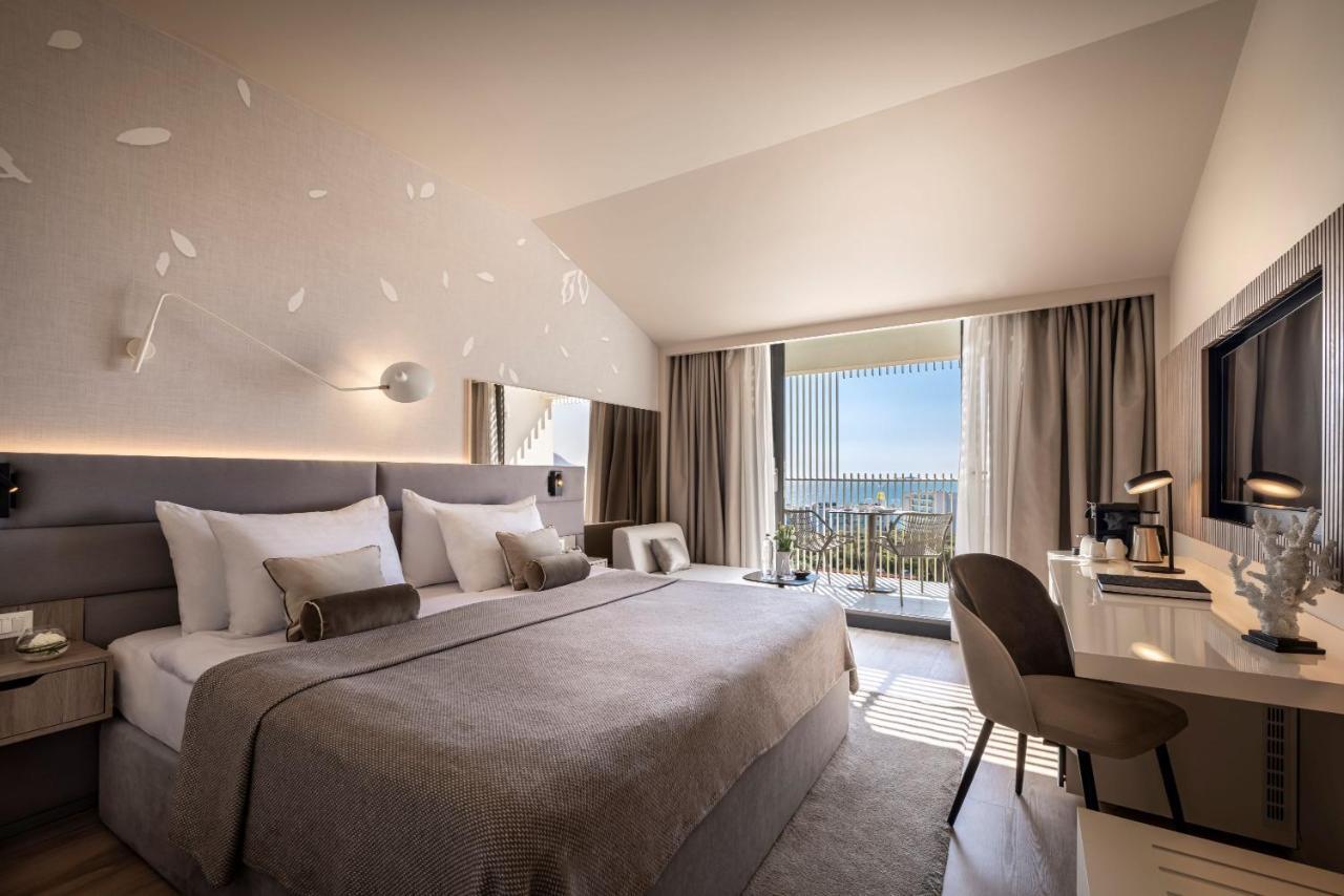V level Room 21 Seaside