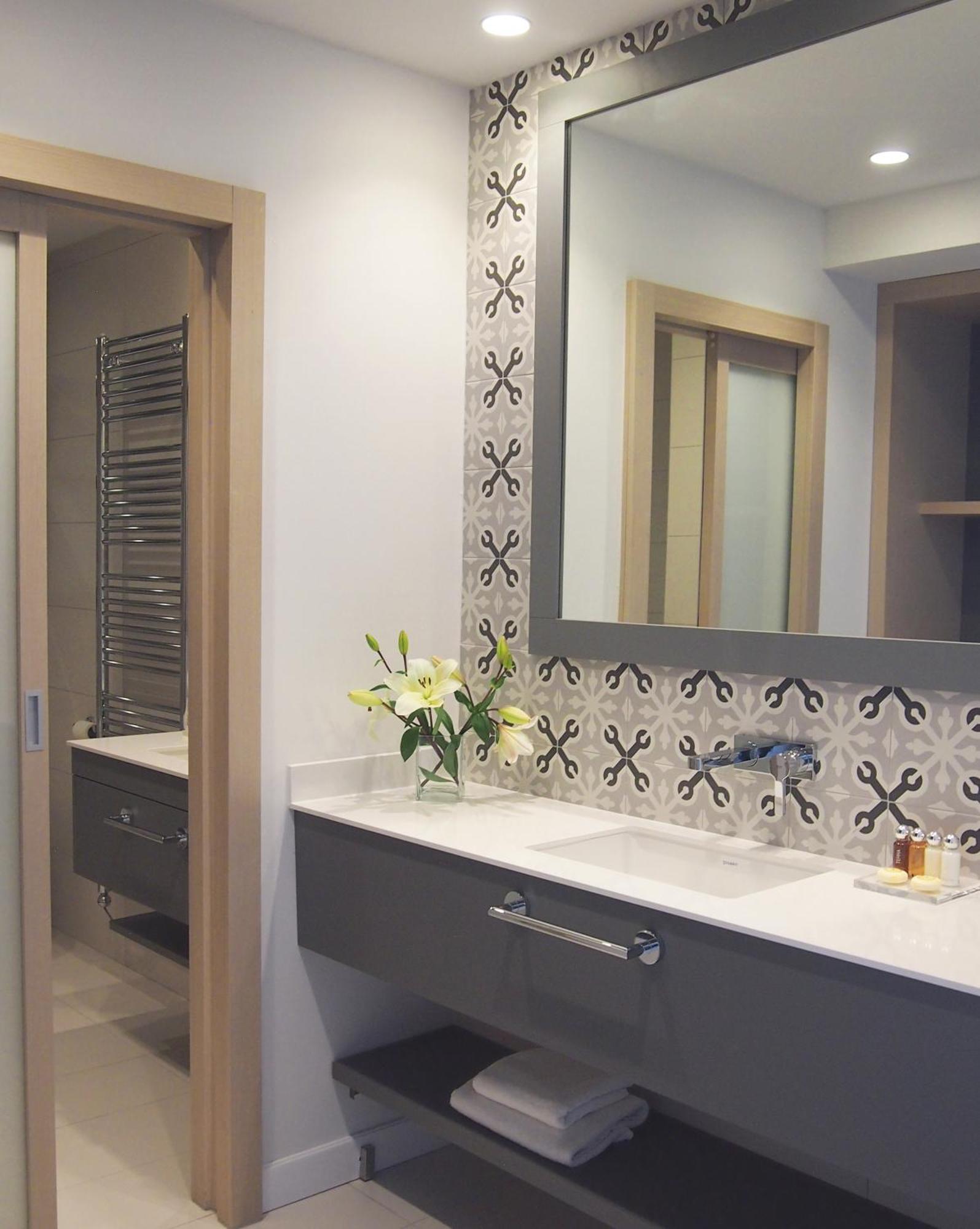 Junior Suite with Sea View and Balcony,211933628:JPEG