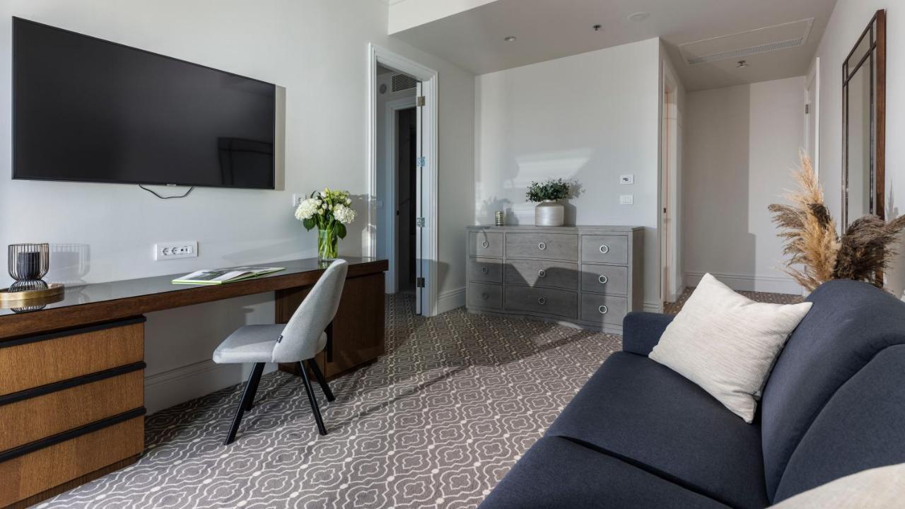 Luxury Suite Balcony Sea View