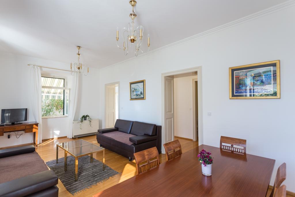 Three-Bedroom Apartment,156944439:JPEG