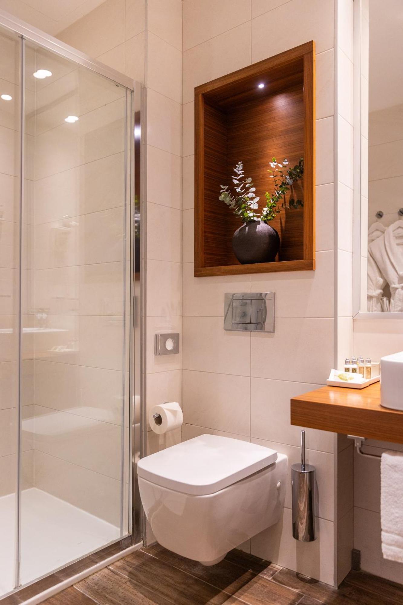 Deluxe Double Room,1584443664:JPEG