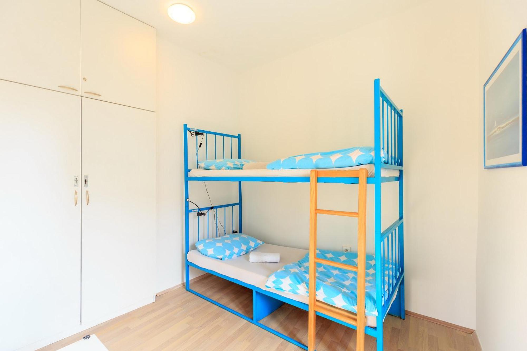 Bed 6-Bed Mixed Dormitory Room