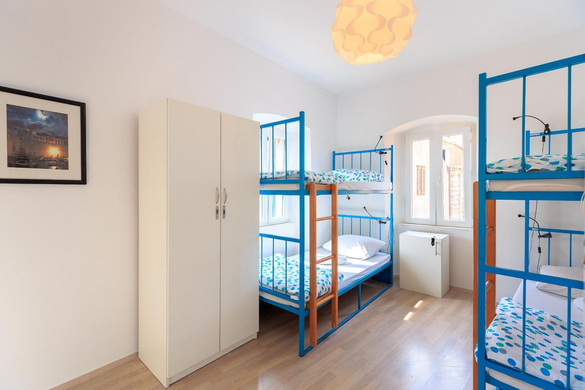 Bed 6-Bed Mixed Dormitory Room