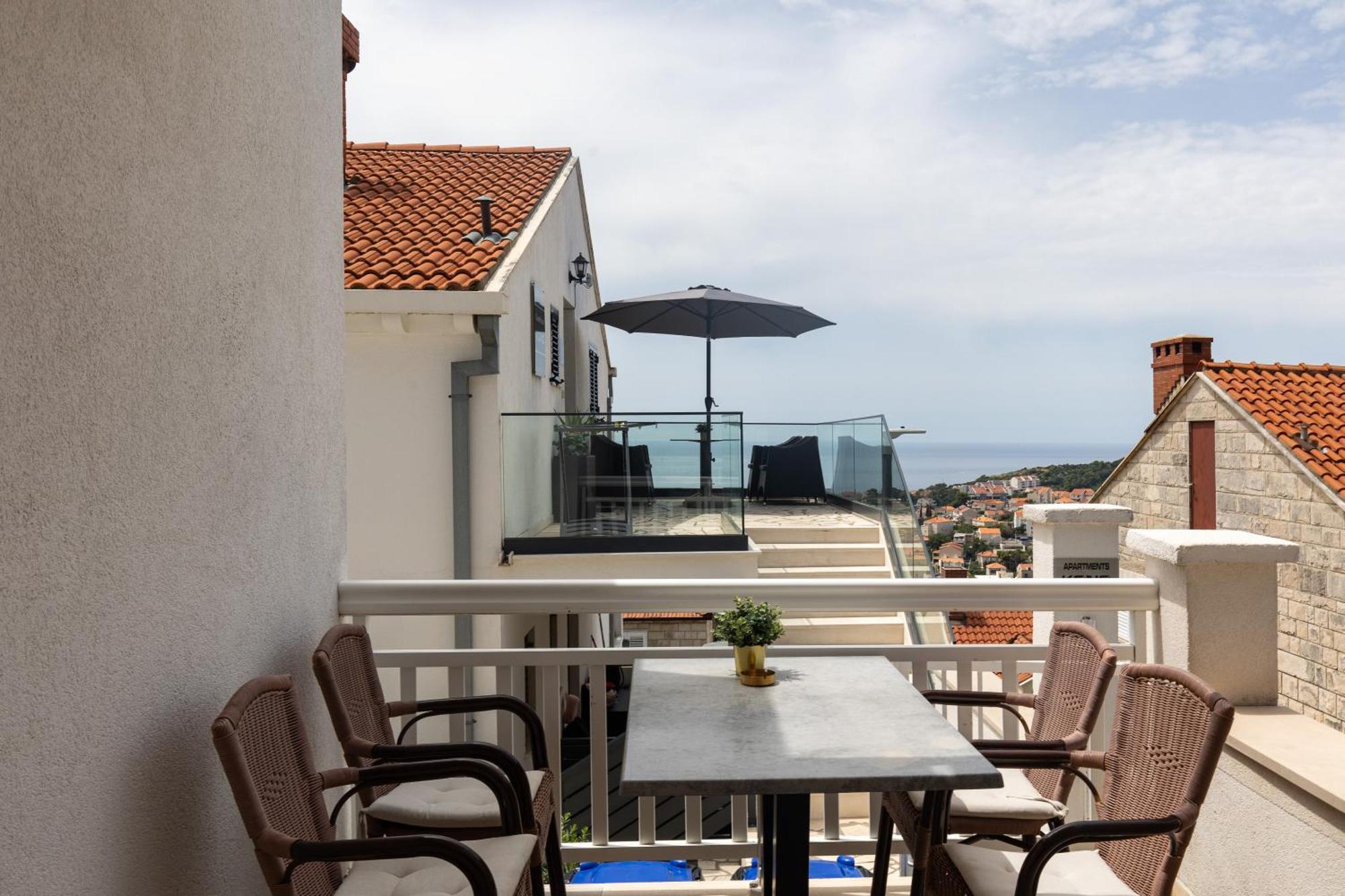 Apartment mit 2 Schlafzimmern und Terrasse