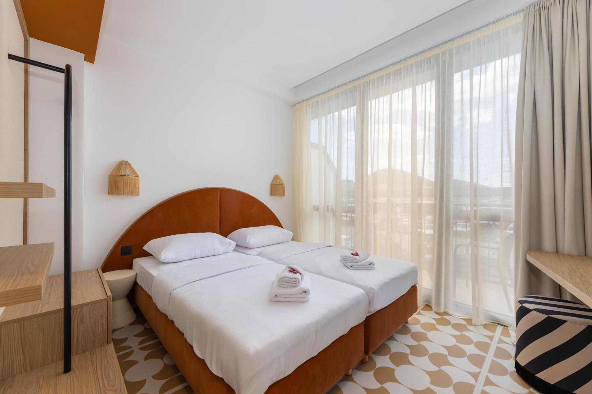 Double or Twin Room Sea View
