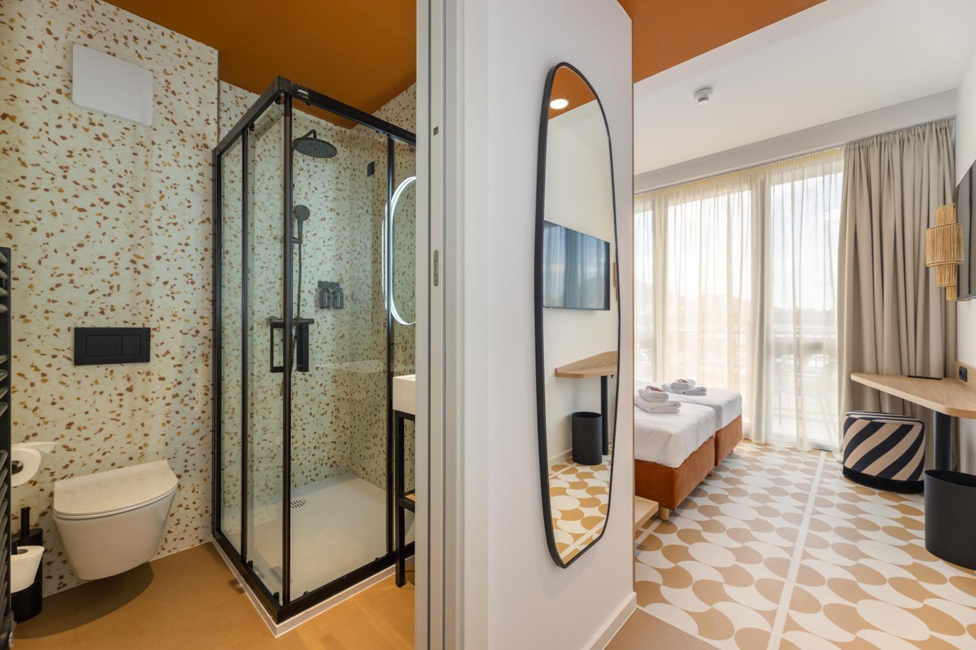 Double or Twin Room Sea View