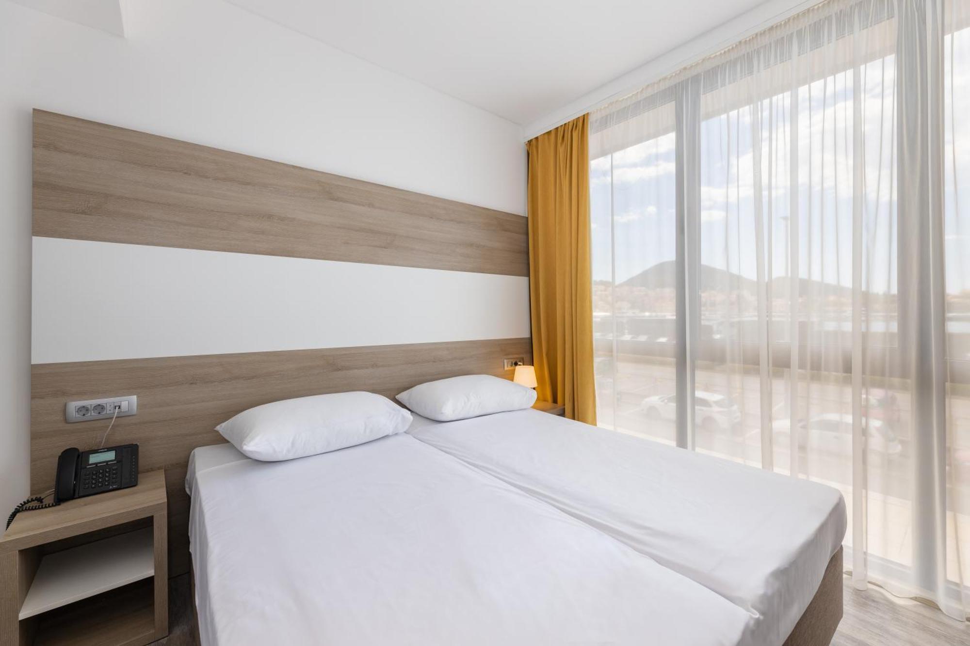 Double or Twin Room Sea View