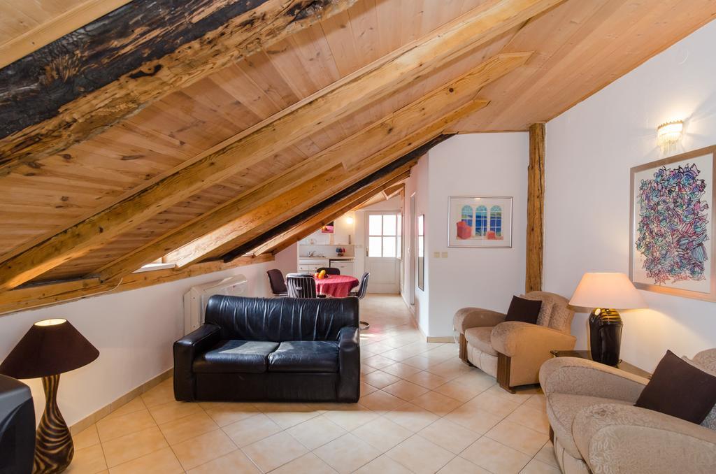 One-bedroom Apartment with Shared Terrace and City View