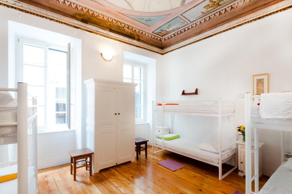 Bunk Bed in Mixed Dormitory Room,403559730:JPEG