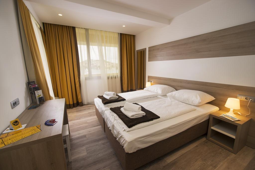 Family Suite,226572545:JPEG