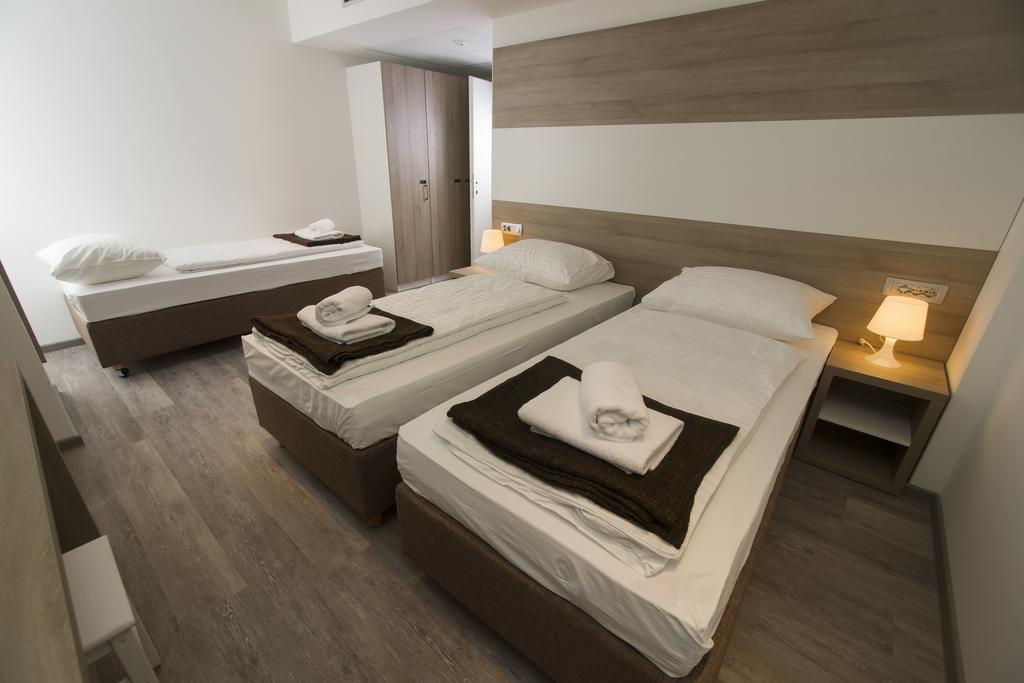 Classic Triple Room,226577585:JPEG