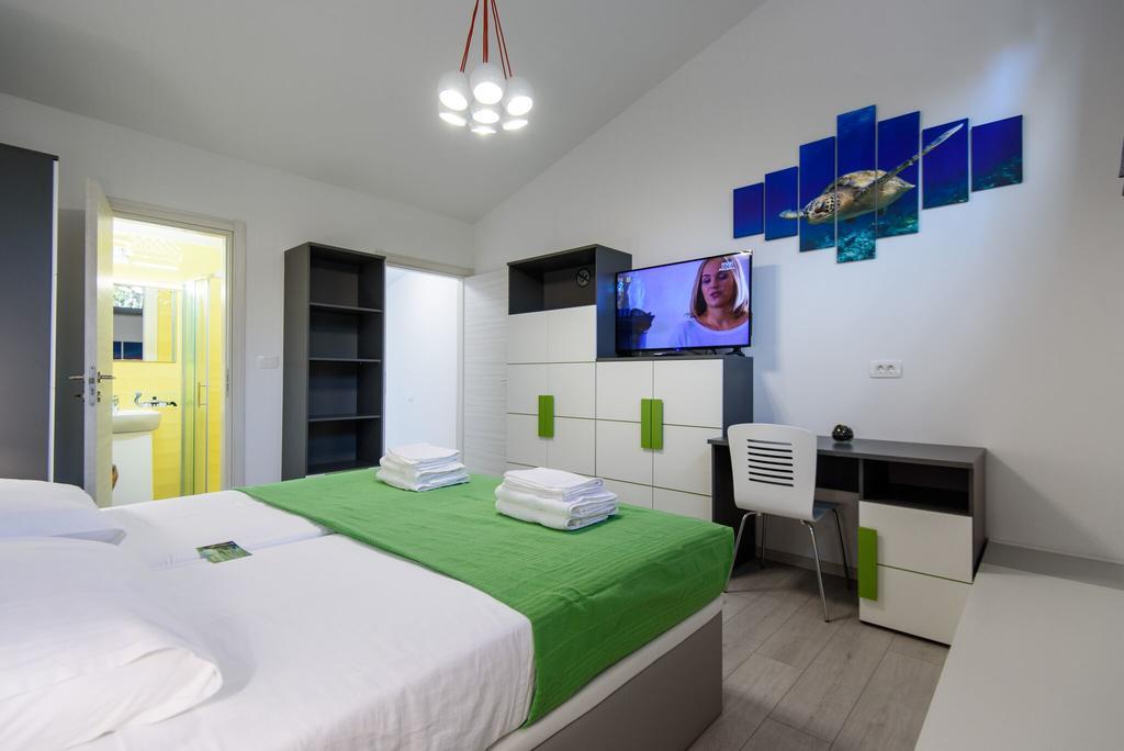 Appartement 1 Chambre en Duplex avec Balcon et Terrasse