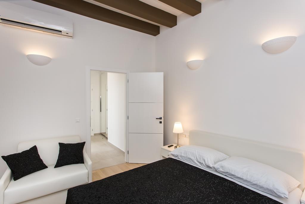 Standard Double Room,273920269:JPEG