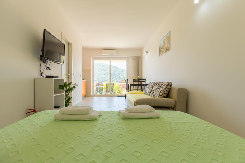 Estudio con terraza