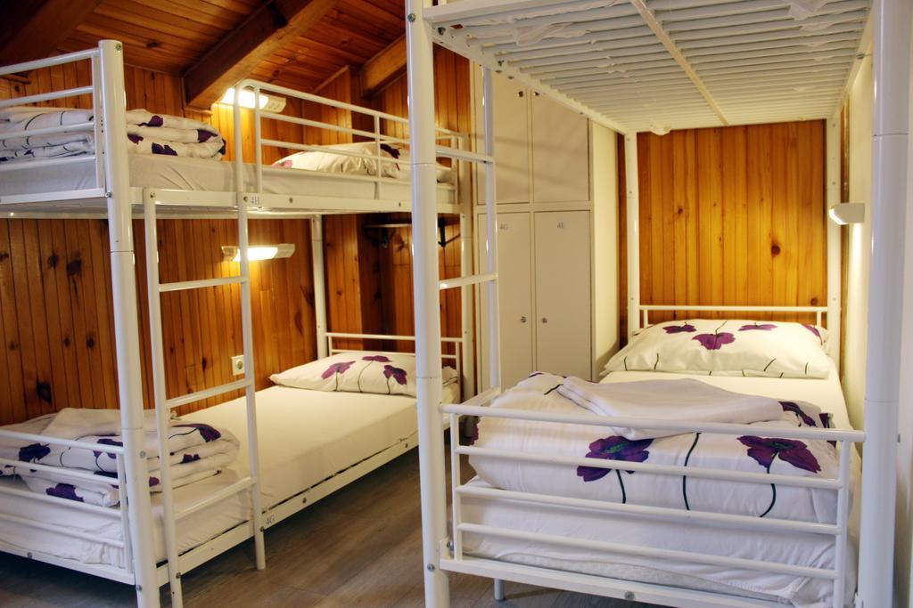 Lit dans Dortoir Mixte de 8 Lits