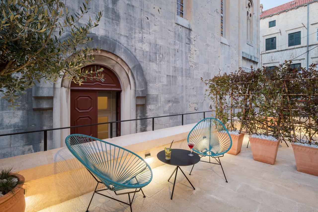 Camera Matrimoniale con Balcone (2 Adulti + 1 Bambino)