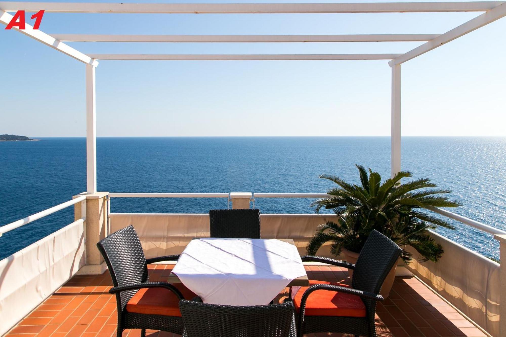 One-Bedroom Apartment with Sea View,772612204:JPEG