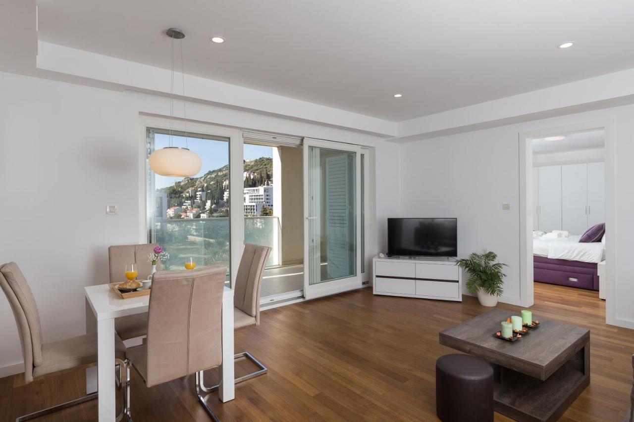 Comfort One-Bedroom Apartment Balcony Partial Sea View,752736485:JPEG