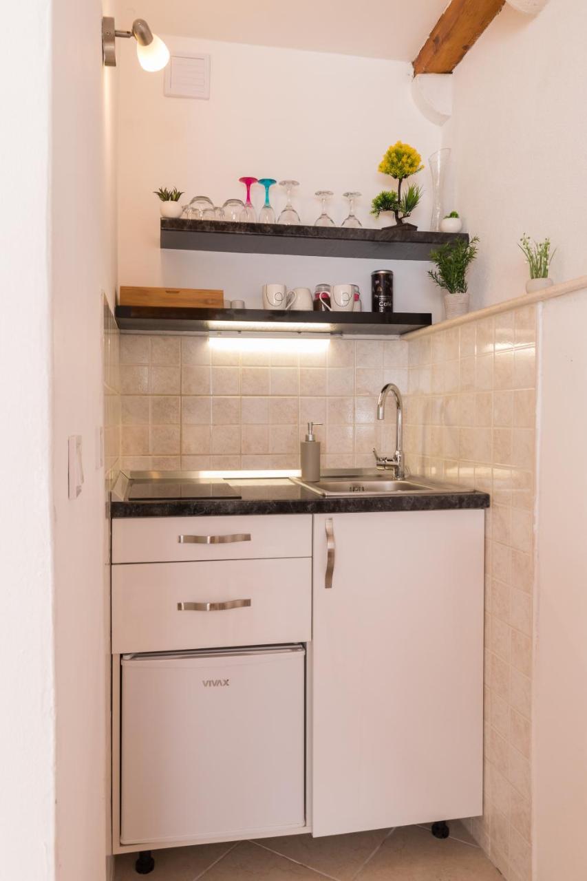 Studio (2 Adults)