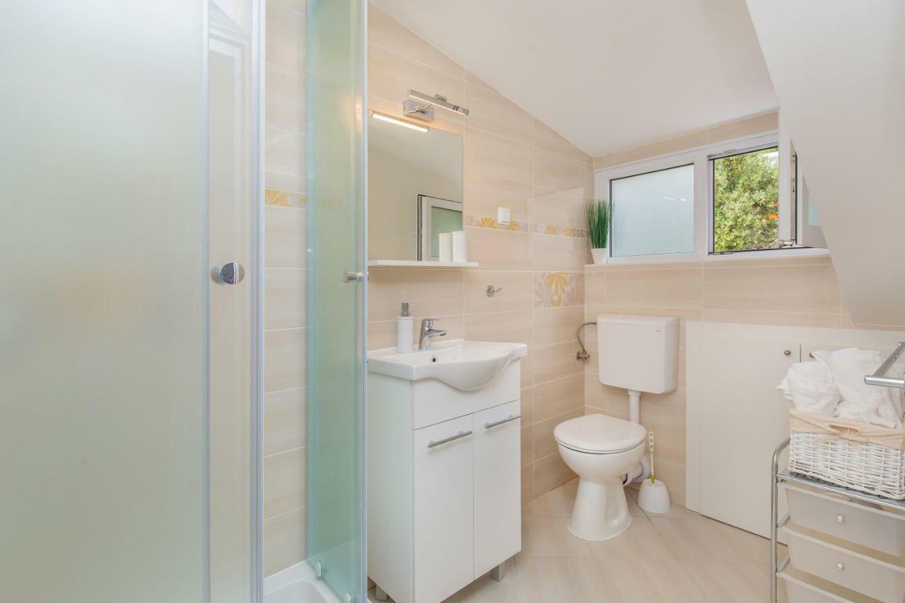 Double Room with Private External Bathroom with Balcony and Sea View,855470873:JPEG