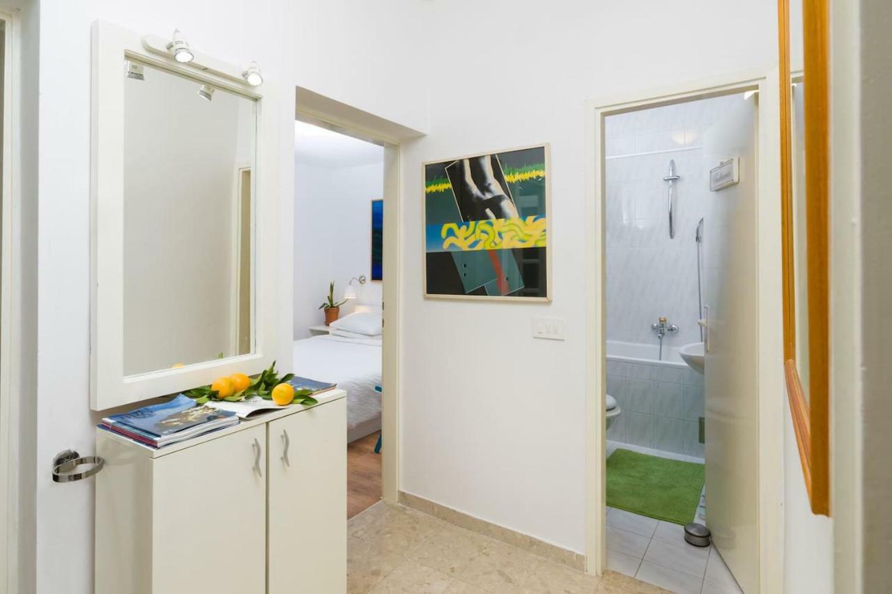 Two-Bedroom Apartment,872555945:JPEG