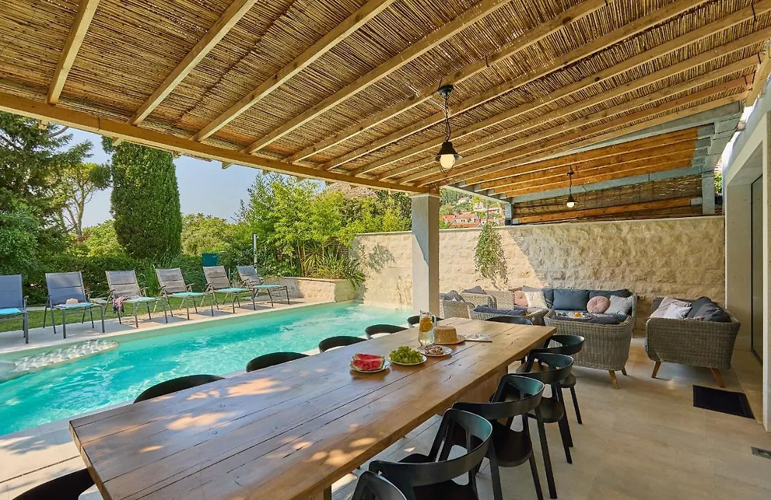 Hedera Estate, Villa Hedera-1
