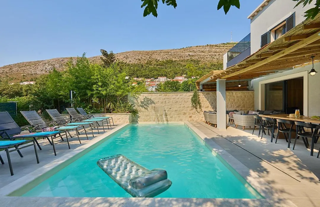Hedera Estate, Villa Hedera-1