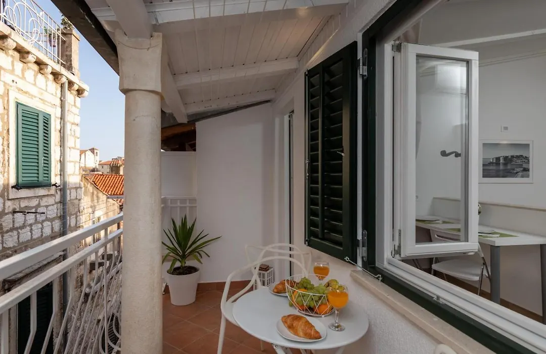 Apartment & Rooms Palmotta-1