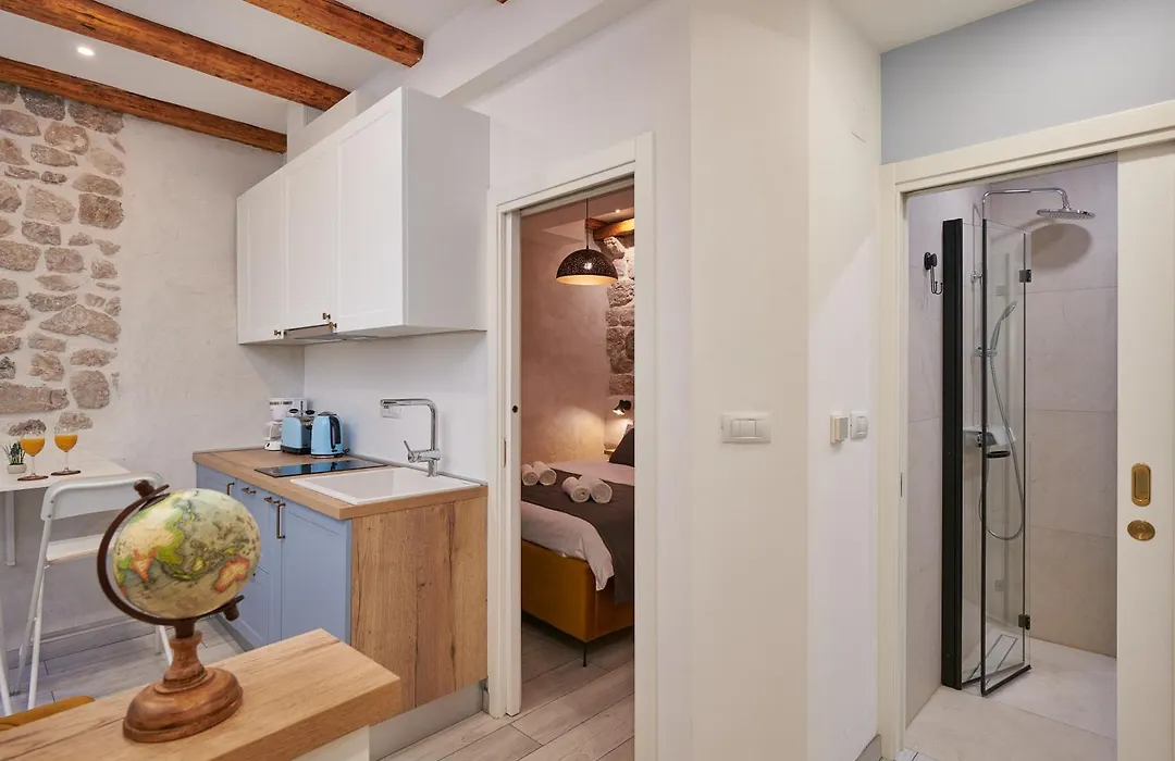 Artium Luxury Apartment-1