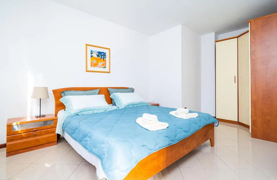 Apartment Kry Kry-1
