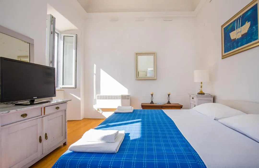 Lovely Apartments In The City Centre By Irundo-1