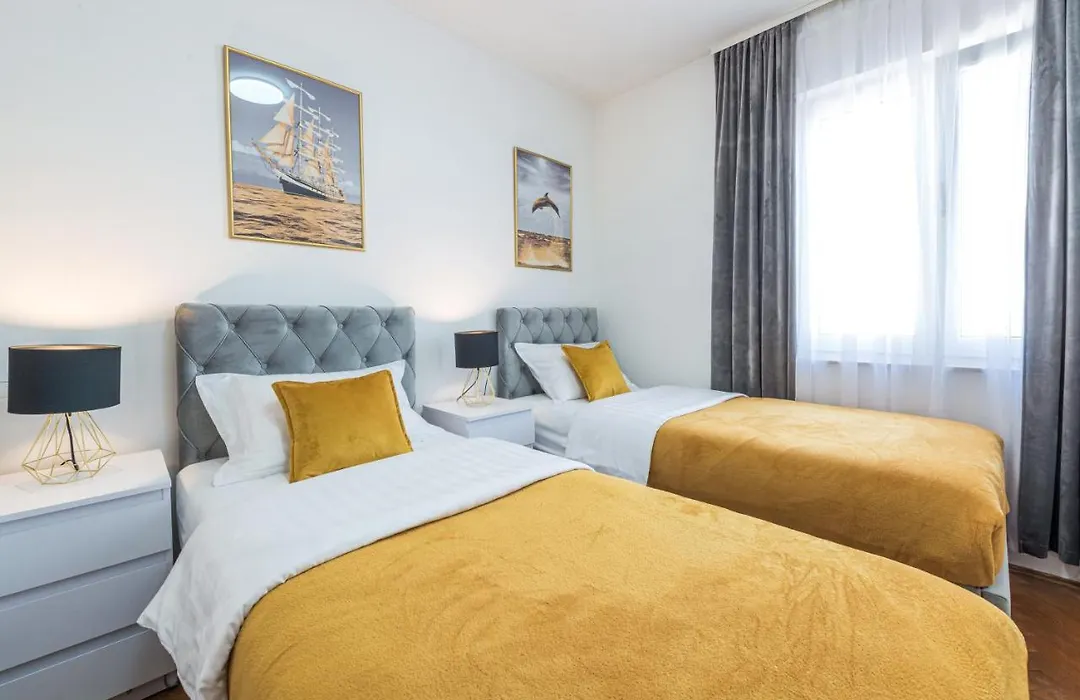 Bluesky Deluxe Apartment Free Parking-1