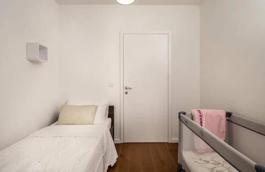 Luxury Apartment Art-1