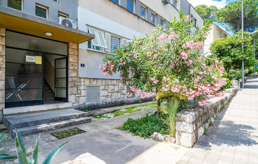 Two-Bedroom Apartment Victory-1