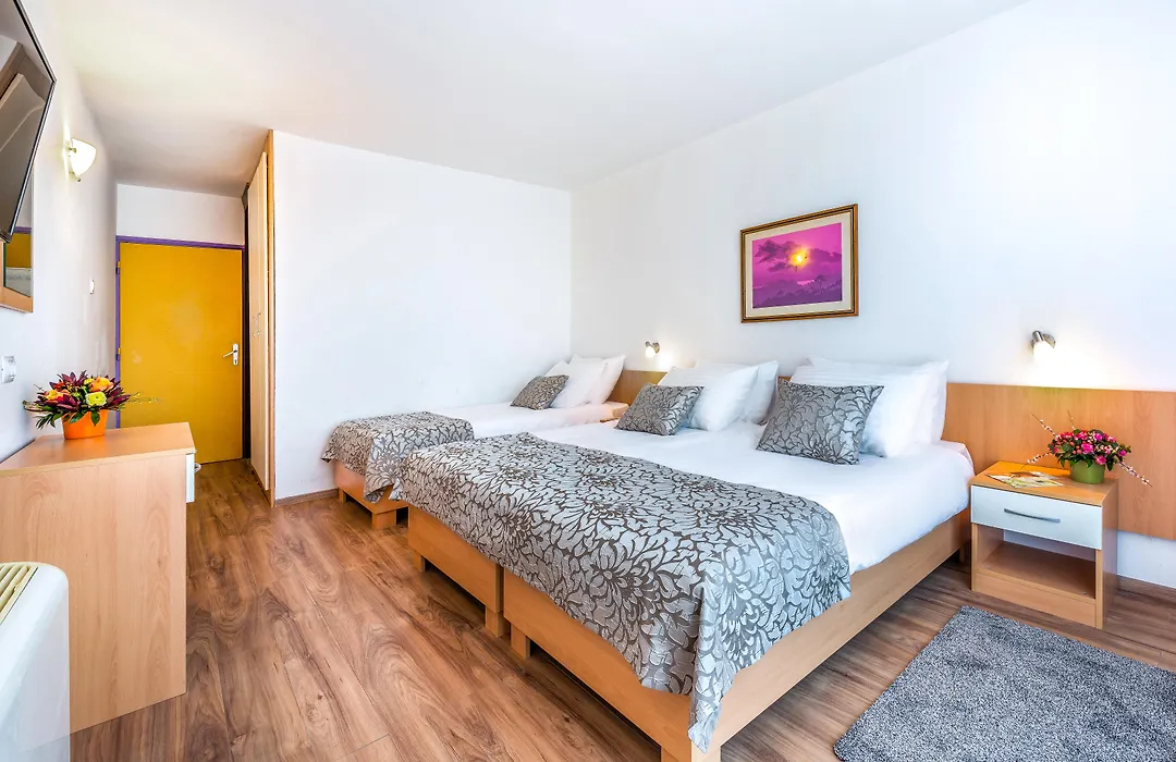 Hotel Adriatic-1