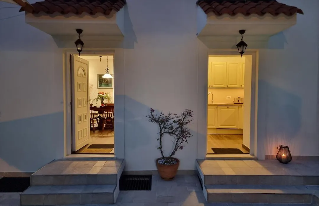Villa Rose-1