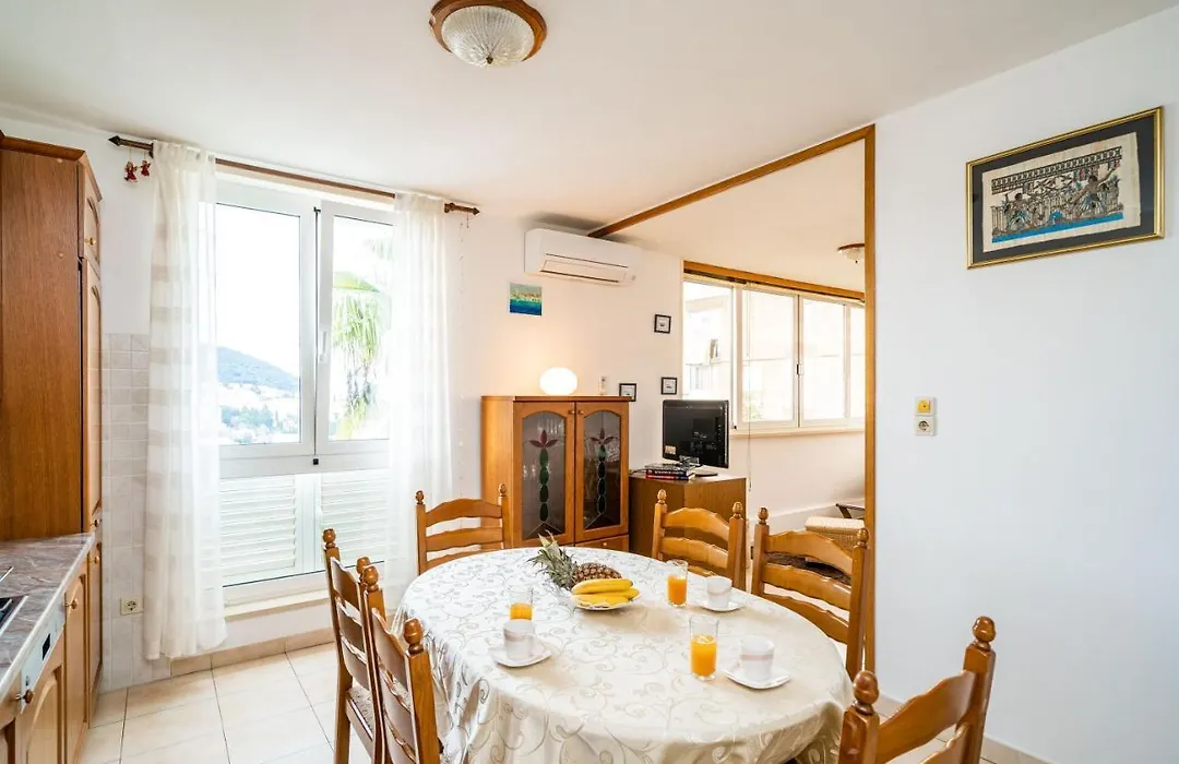 Spacious Three Bedroom Apartment-1