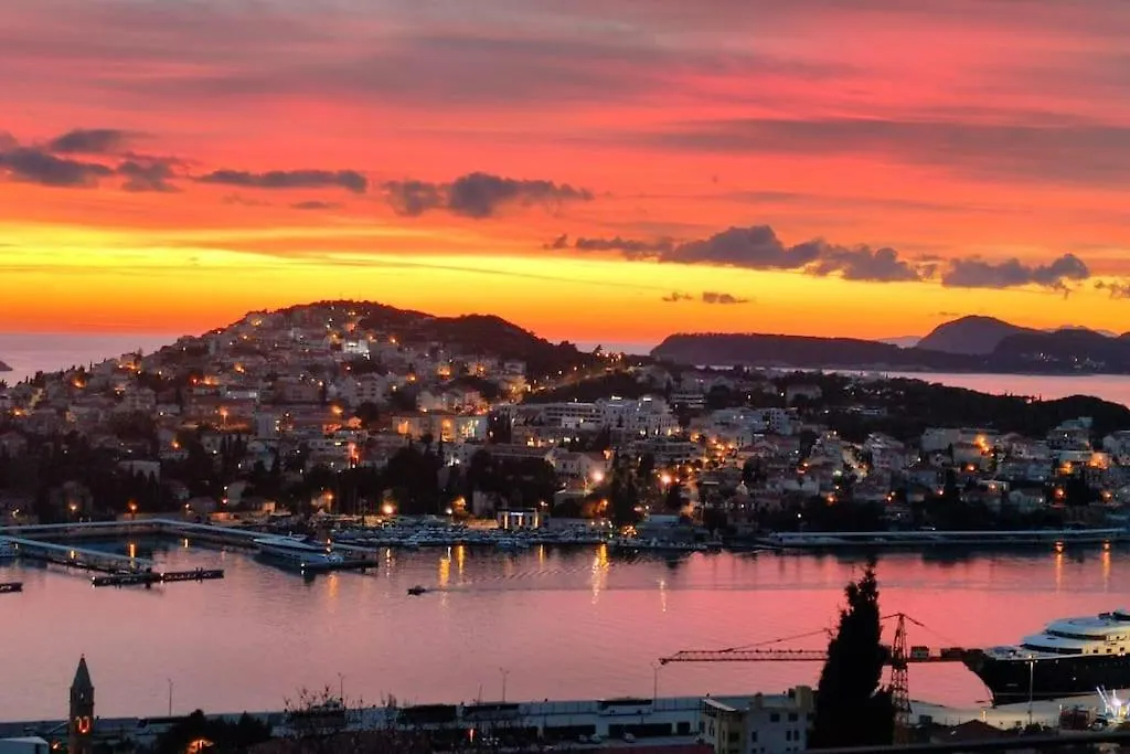 Sunset View, Garden,Taxioldtown5Min,Free Garage, Voucher For Yacht Charter-1