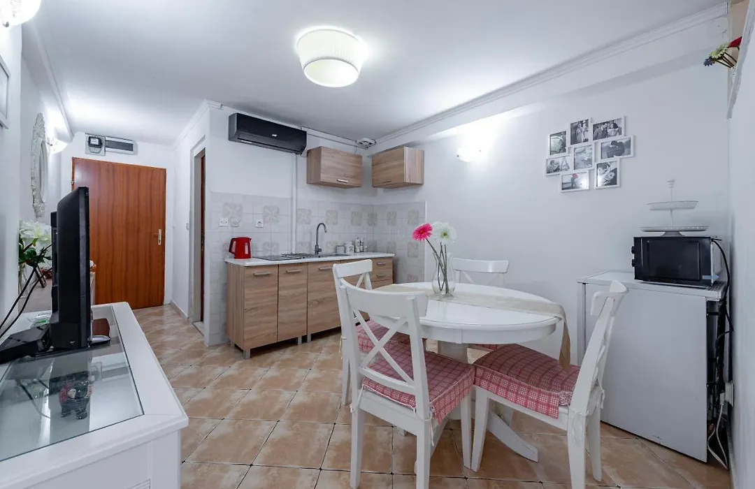 Apartments Vera-1
