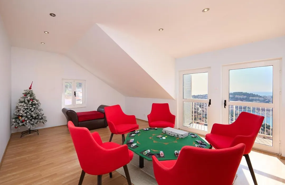 Bellevue Duplex Apartment-1
