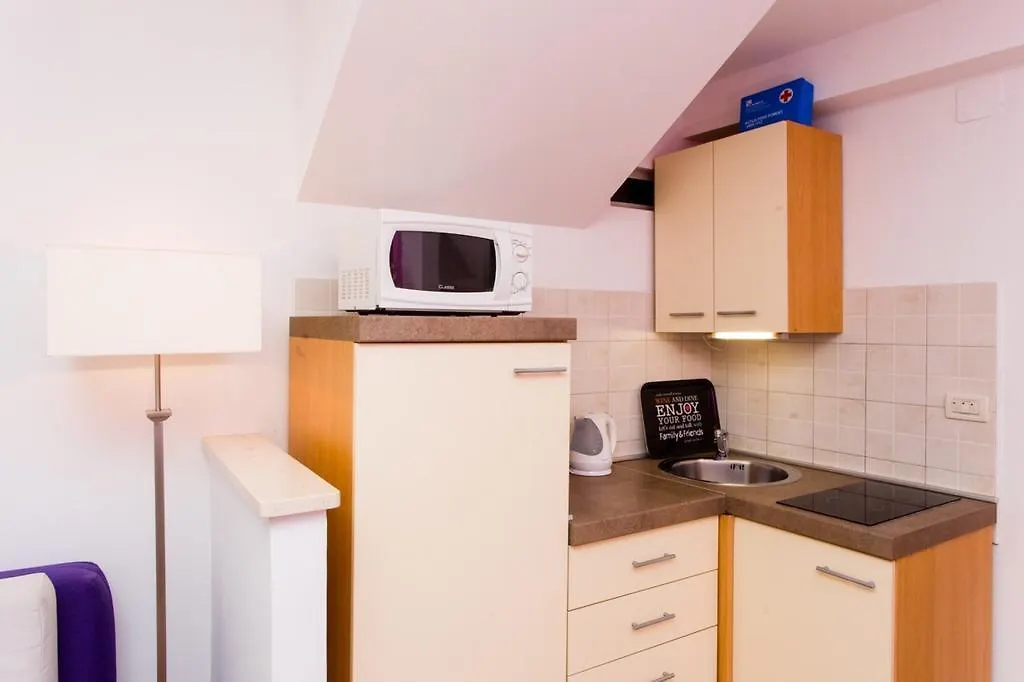 Apartments Tomy & Domy-1