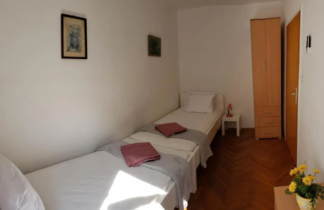 Pine Tree Apartment-1